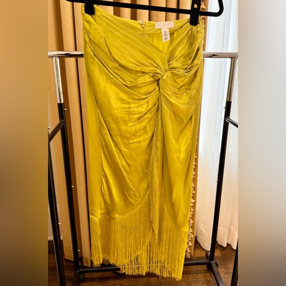 Fabulous chartreuse fringe skirt - Picture 2 of 4